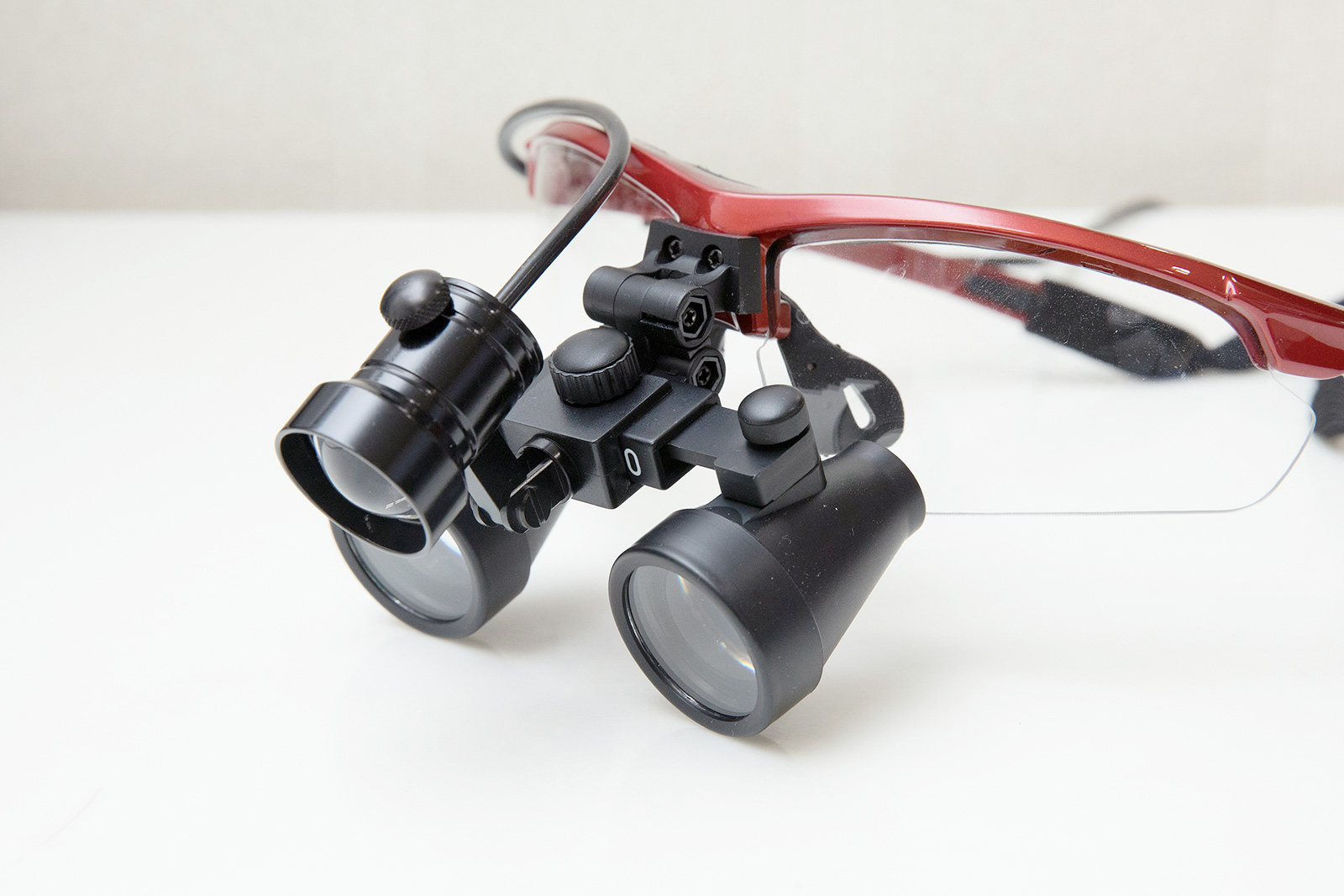 よりクリアー視界を確保する「高倍率ルーペ」